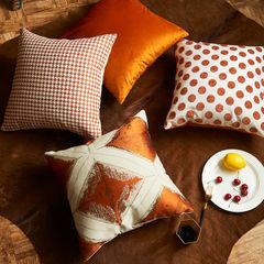 Vỏ Gối Tựa Lưng Dệt Sợi Jacquard Phối Màu Dot Light Cam Trắng