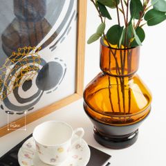 Bình Thủy Tinh Nâu Dày Hình Trụ Bầu Nhọn