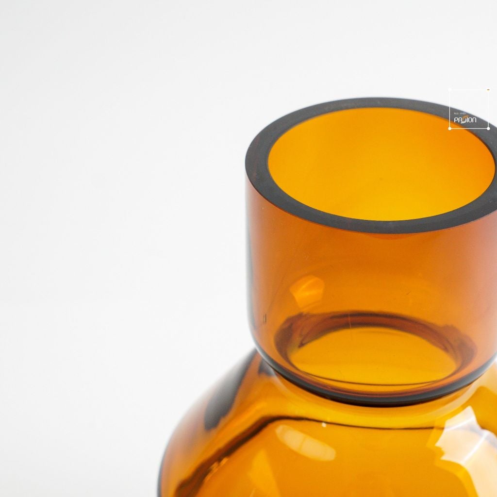 Bình Thủy Tinh Nâu Dày Hình Trụ Bầu Nhọn