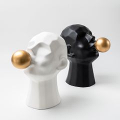 Tượng Decor Hình Cậu Bé Thối Bong Bóng