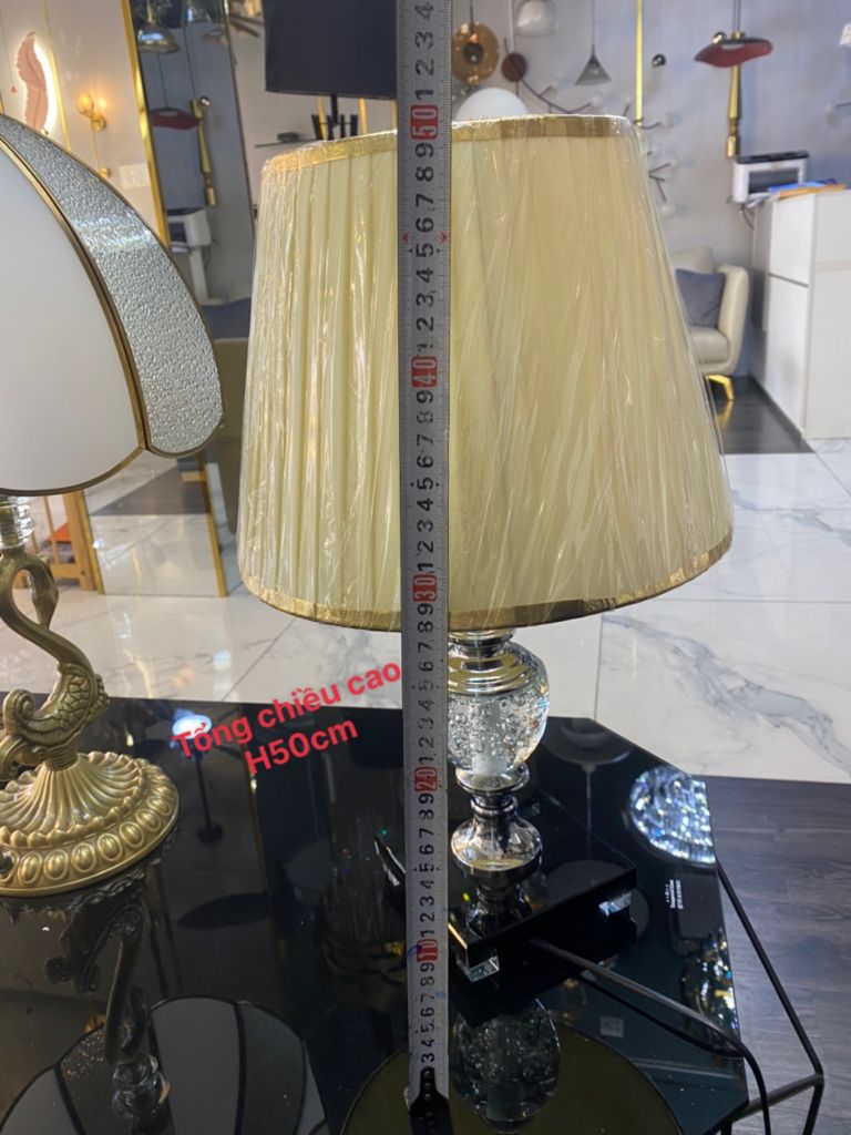 Đèn Bàn Thân Thủy Tinh Phong Cách Hiện Đại