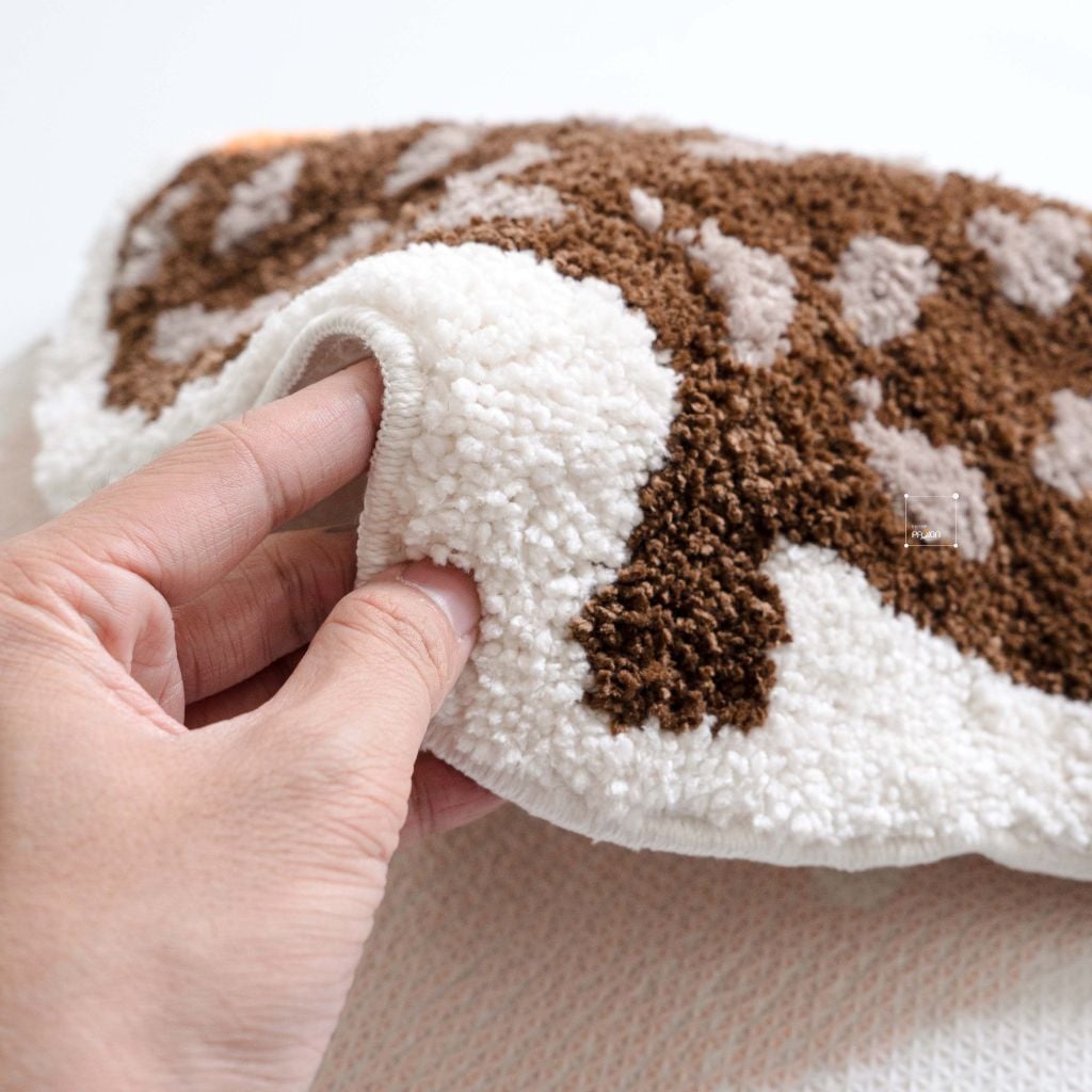 Thảm Lau Chân Dệt Lông Siêu Thấm Decor Các Vị Trí Trong Nhà Quả Thông