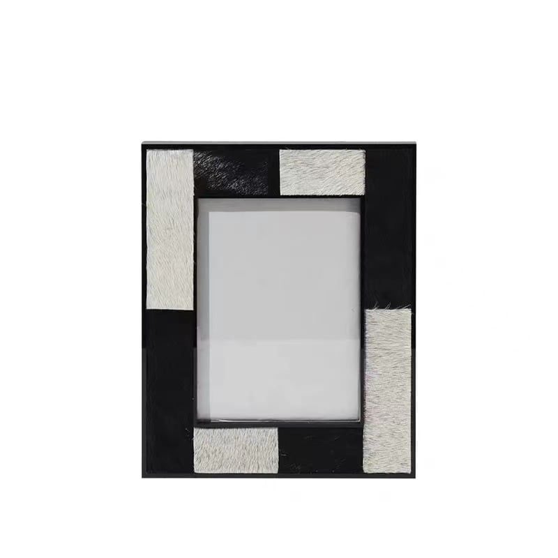 Khung Ảnh Lông Ngựa Decor Phối Trắng Đen Sang Trọng