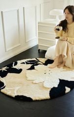 Thảm Tròn Trang Trí Họa Tiết Be Phối Lá Đen Sang Trọng