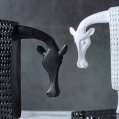 Tượng Decor Nghệ Thuật Tối Giản Hình Ngựa Mặc Áo Giáp