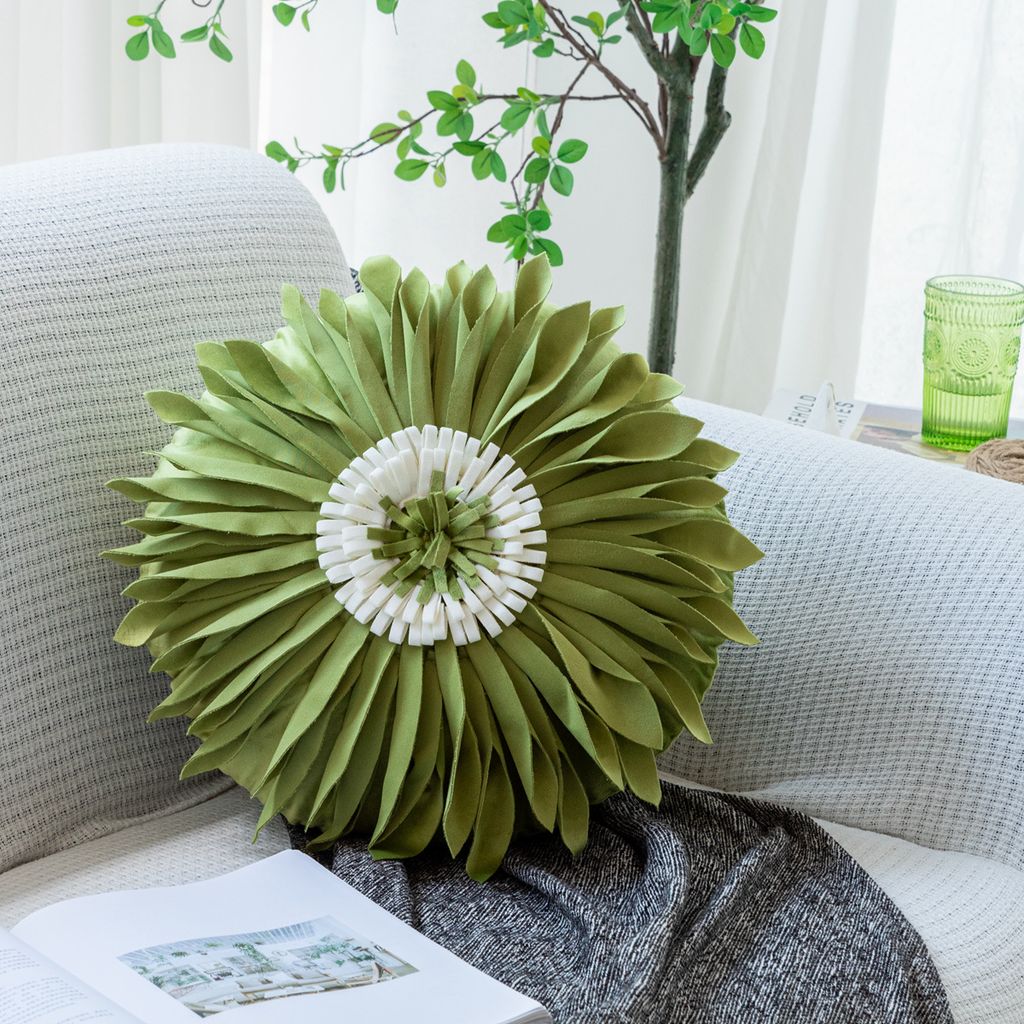 Vỏ Gối Tròn Tựa Lưng Sofa Đính Hoa Hướng Dương Sang Trọng