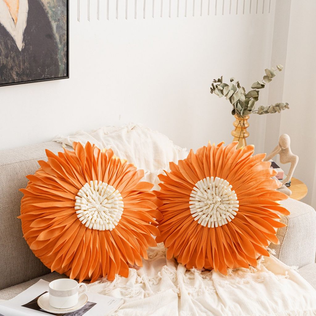 Vỏ Gối Tròn Tựa Lưng Sofa Đính Hoa Hướng Dương Sang Trọng