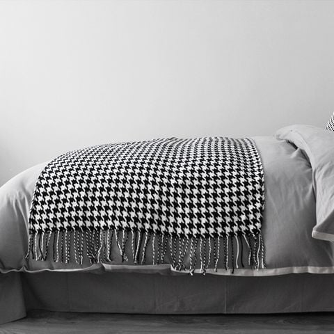 Chăn Phủ Giường Decor Họa Tiết Răng Sói Houndstooth 130x230cm