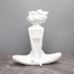 Tượng Trang Trí Hình Cô Gái Quý Phái Châu Âu Decor