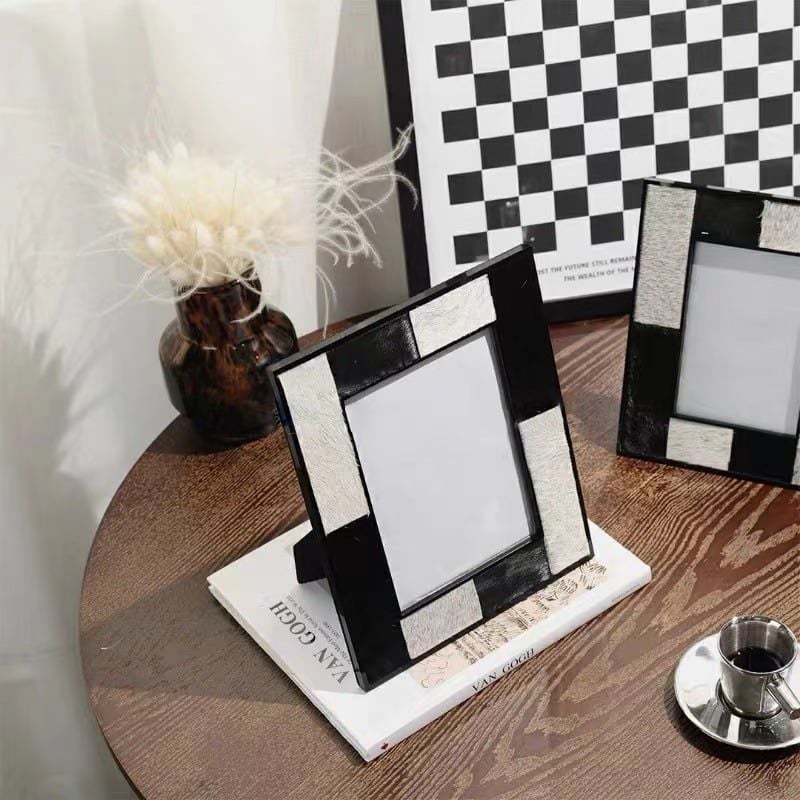 Khung Ảnh Lông Ngựa Decor Phối Trắng Đen Sang Trọng