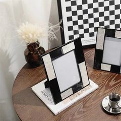 Khung Ảnh Lông Ngựa Decor Phối Trắng Đen Sang Trọng