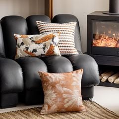 Vỏ Gối Tựa Lưng Jacquard Tông Nâu Sang Trọng