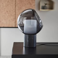 Đèn Bàn Hiện Đại Phong Cách Minimalist Chao Thủy Tinh Khuyết