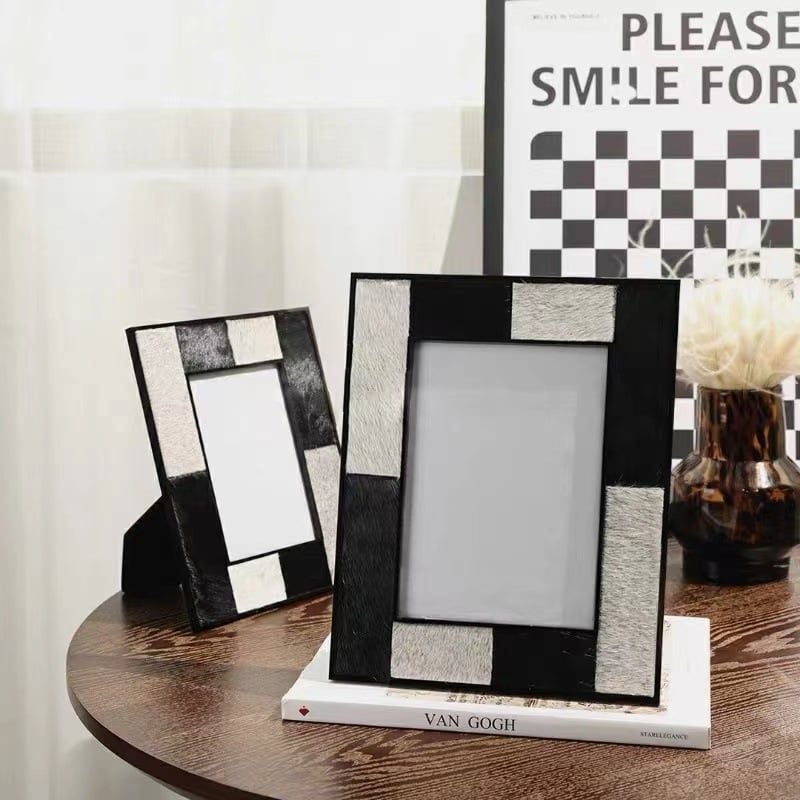 Khung Ảnh Lông Ngựa Decor Phối Trắng Đen Sang Trọng
