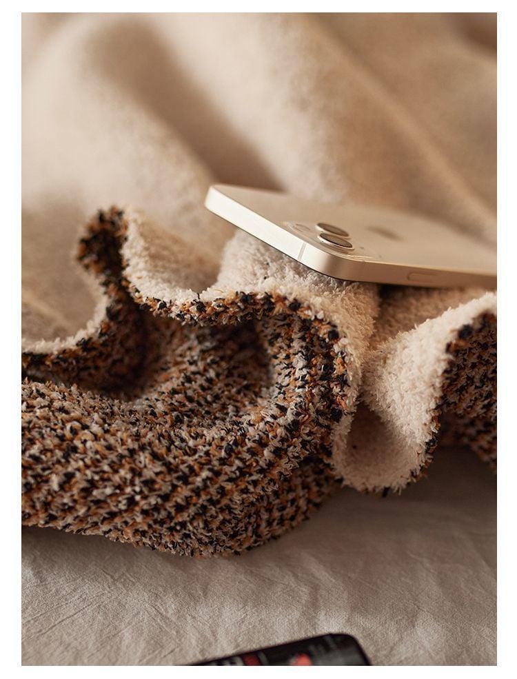 Chăn Len Dệt Kim Phủ Giường Decor Phong Cách Wabi Sabi Sang Trọng