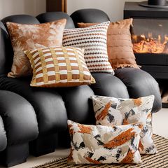 Vỏ Gối Tựa Lưng Jacquard Tông Nâu Sang Trọng