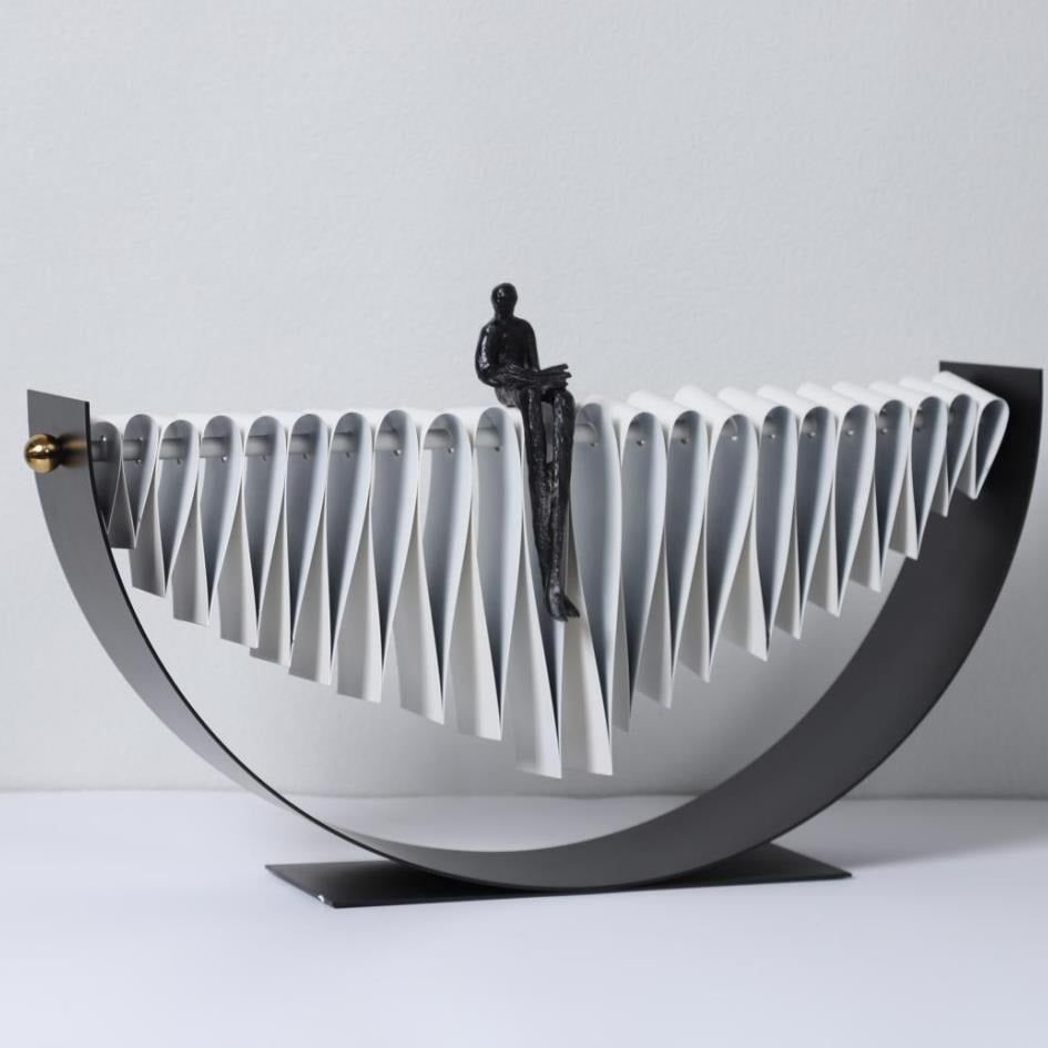 Tượng Trang Trí Kim Loại Hình Sóng Nhạc Người Ngồi Cô Đơn