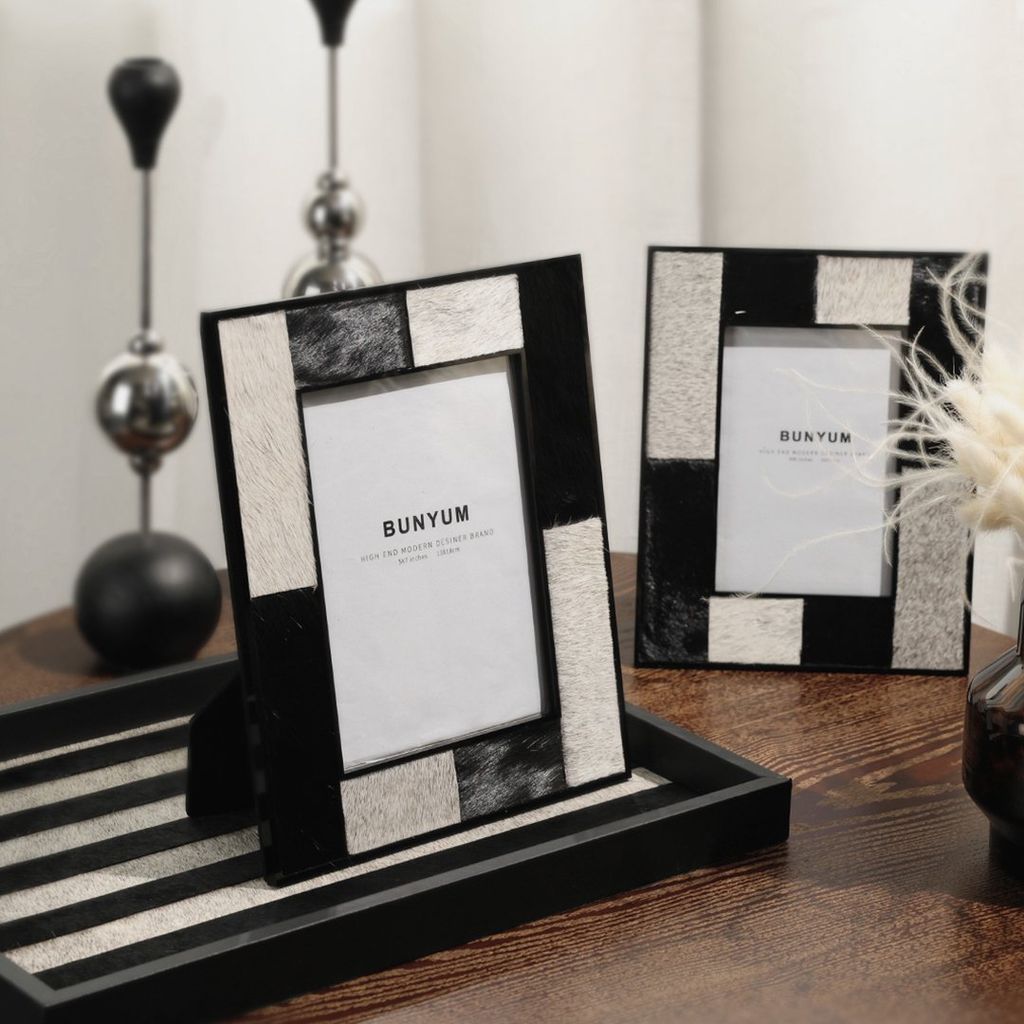Khung Ảnh Lông Ngựa Decor Phối Trắng Đen Sang Trọng