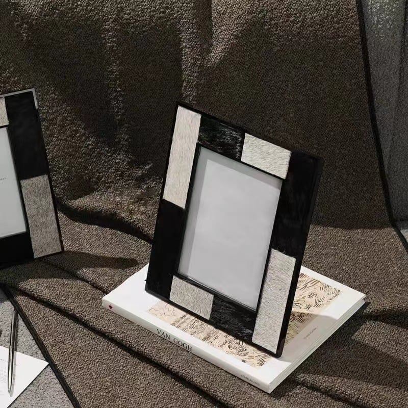 Khung Ảnh Lông Ngựa Decor Phối Trắng Đen Sang Trọng