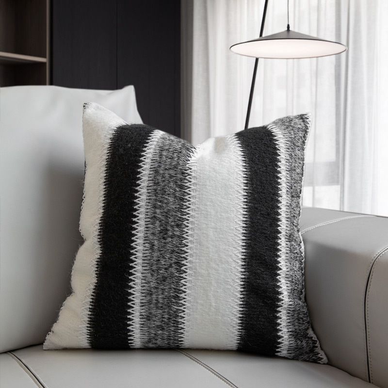 Vỏ Gối Tựa Lưng Sofa Trang Trí Đen Hình Học Dạ Nỉ