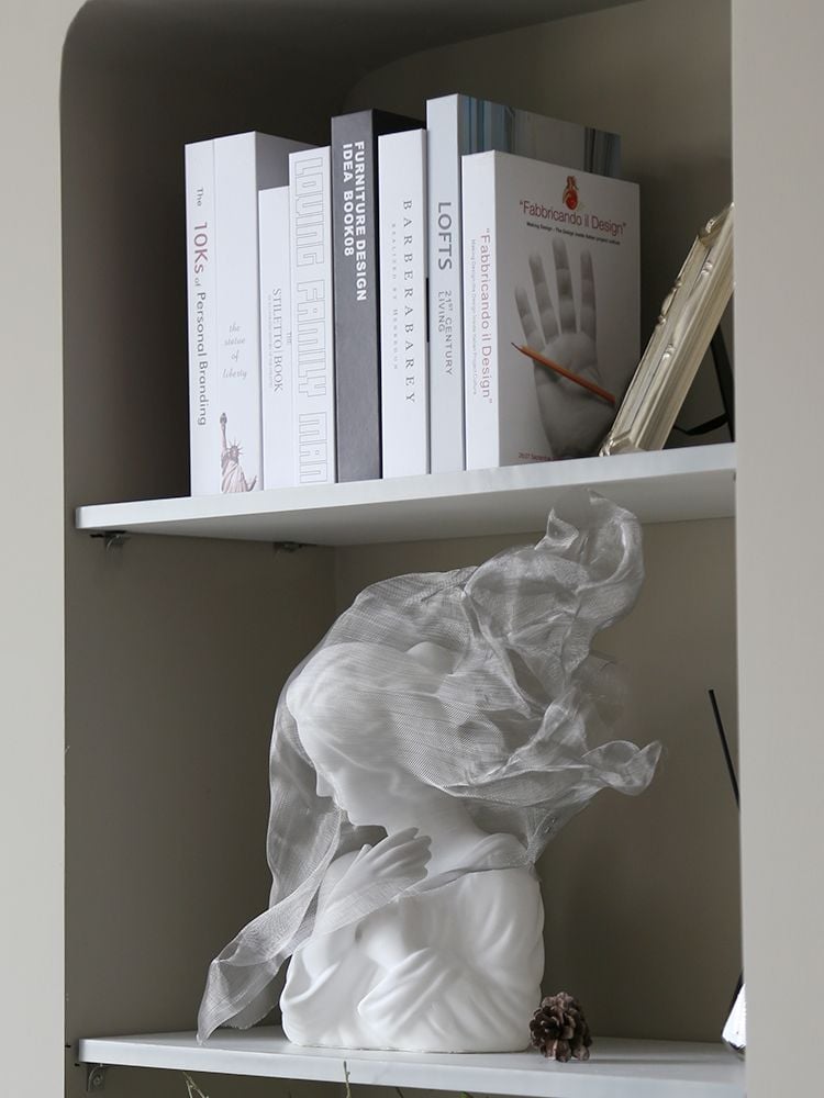 Tượng Cô Gái Điêu Khắc Phủ Khăn Lưới Sang Trọng