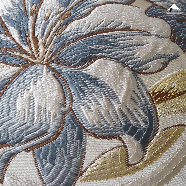 Chi tiết dệt jacquard thêu hoa lan nổi trên vỏ gối