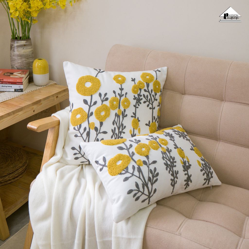 Vỏ Gối Tựa Lưng Sofa Linen Thêu Nổi Họa Tiết Hoa Vàng
