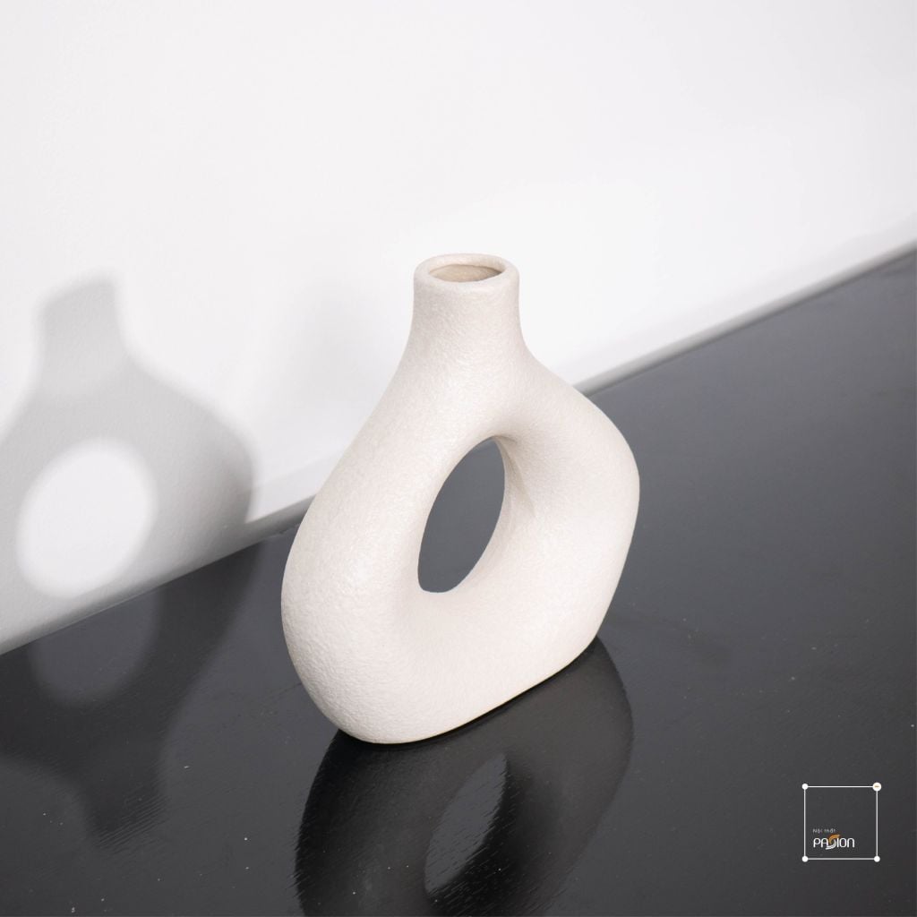 Bình Gốm Sứ Đen Trắng Tạo Dáng Trừu Tượng