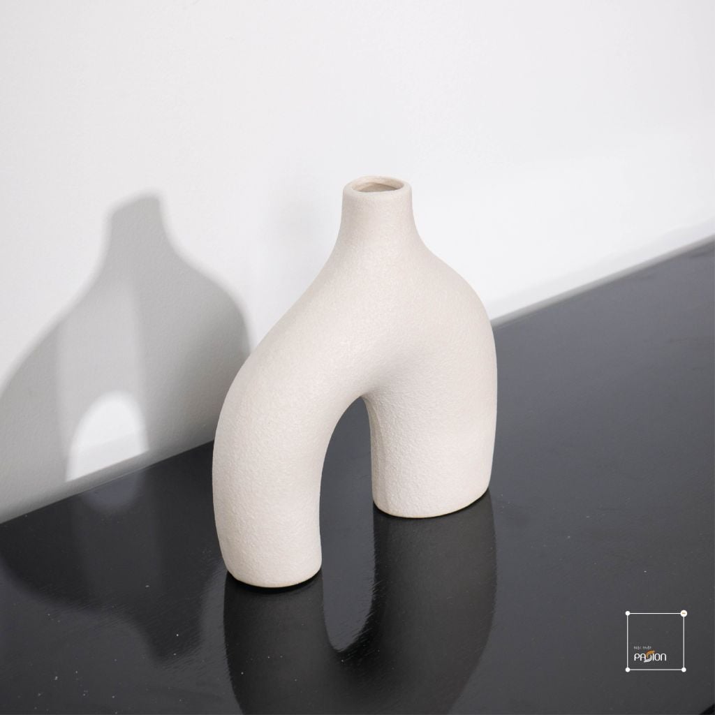 Bình Gốm Sứ Đen Trắng Tạo Dáng Trừu Tượng