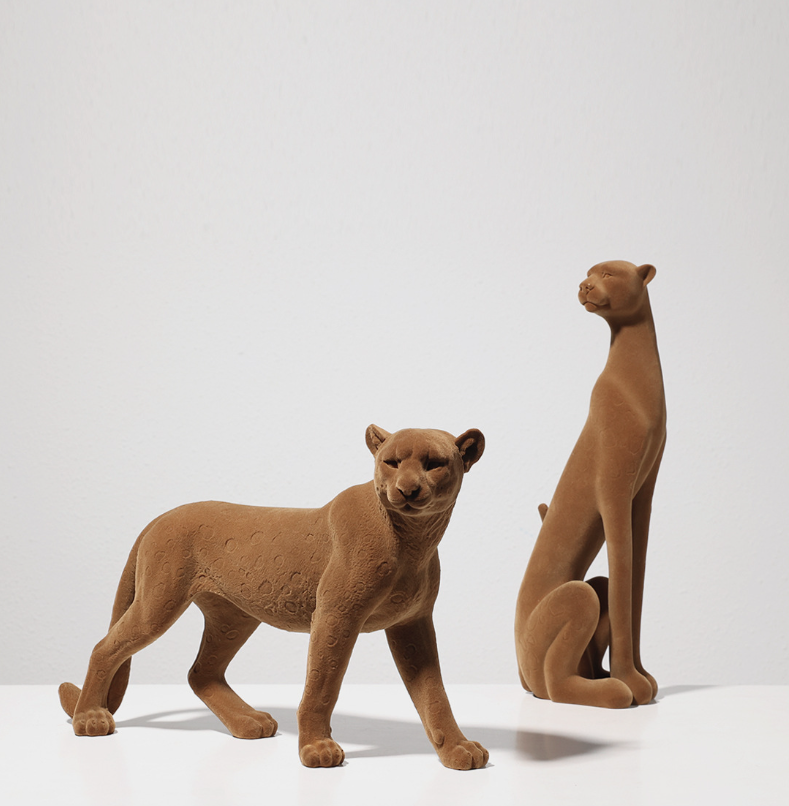 Tượng Báo Nâu Hình Đốm Nhung Ngồi Sang Trọng