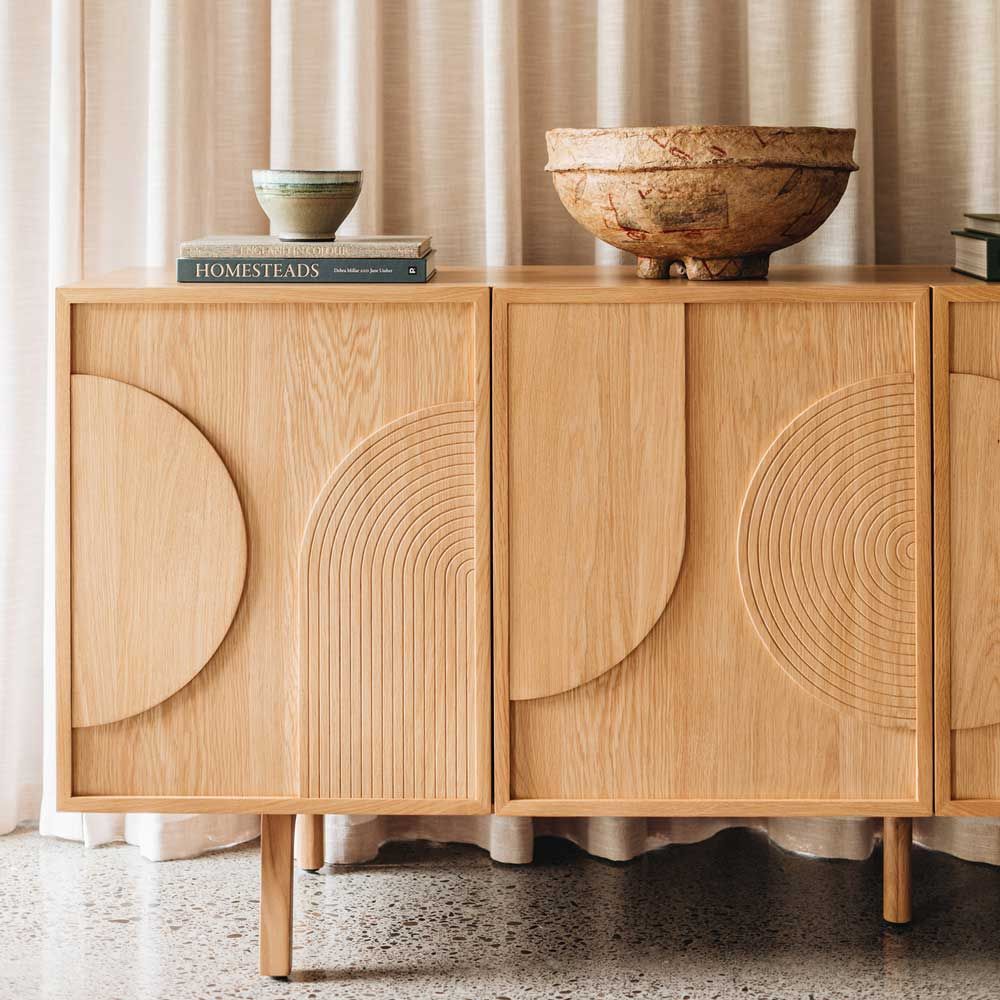 Tủ sideboard gợn sóng gỗ sồi tự nhiên