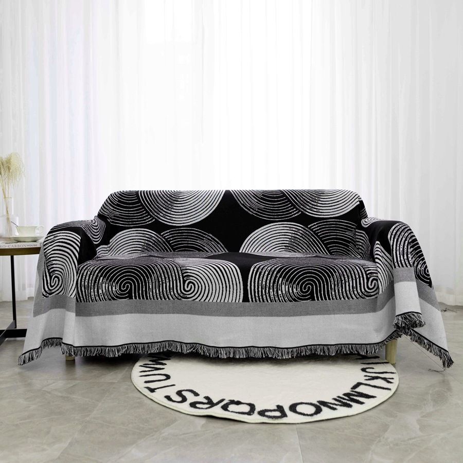 Thảm Phủ Sofa Họa Tiết Vòng Xoáy Monochrome