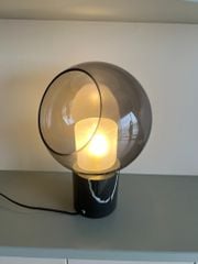 Đèn Bàn Hiện Đại Phong Cách Minimalist Chao Thủy Tinh Khuyết