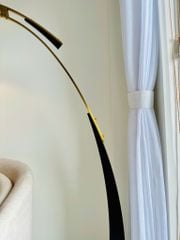 Đèn Sàn Chân Cong Cách Điệu Decor Phòng Khách