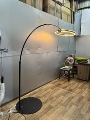 Đèn Sàn Thân Cong Decor Phòng Khách Chao Thanh Tròn Hiện Đại
