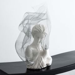 Tượng Cô Gái Điêu Khắc Phủ Khăn Lưới Sang Trọng