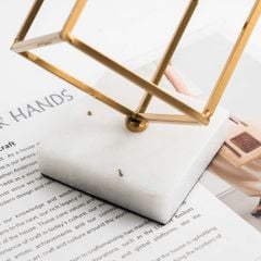 Tượng Trang Trí Hình Người Nhảy Cao Đế Cẩm Thạch