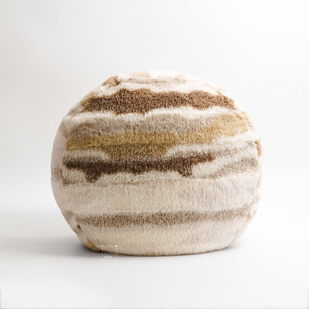 Vỏ Đệm Ngồi Tròn Nhung Gợn Sóng Nâu