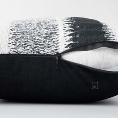 Vỏ Gối Tựa Lưng Sofa Trang Trí Đen Hình Học Dạ Nỉ