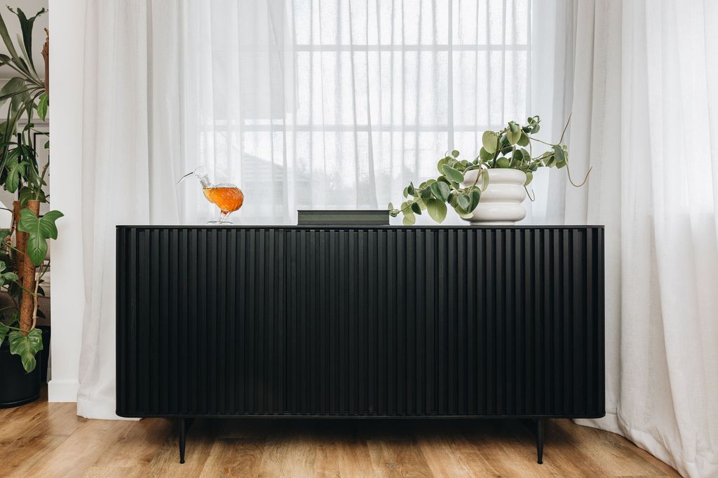 Tủ Sideboard Linea Sọc Đen