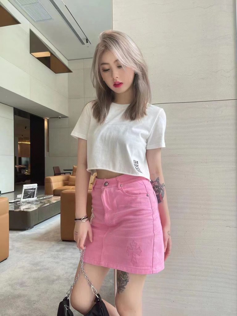 Chân váy hồng kết hợp áo màu gì để cuốn hút và nổi bật  Neva  Thời Trang  NEVA  Luôn Đón Đầu Xu Hướng