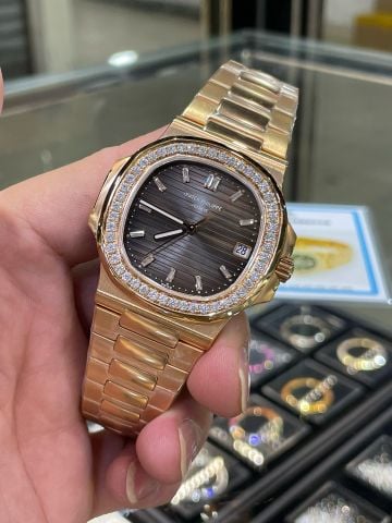 Đắm chìm trong vẻ đẹp sang trọng với phiên bản đồng hồ nam patek* philippe*