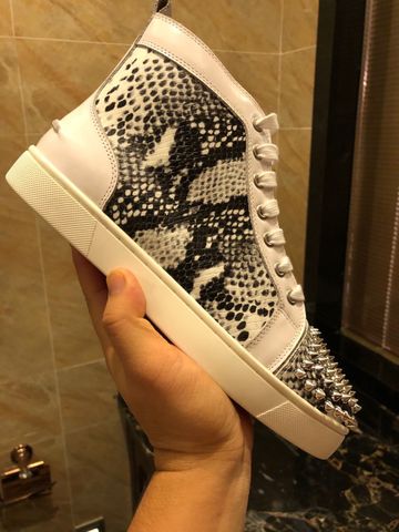 Giày Louboutin nam nữ vân rắn mũi tán đinh đẹp