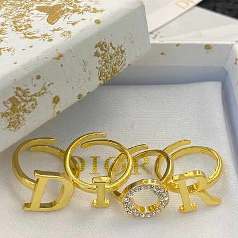 Bộ nhẫn Dior* set 4 chiếc ghép thành chữ thương hiệu siêu đẹp và sang chảnh độc đáo