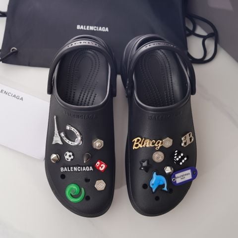 Sục nam nữ Crocs x BLCG Jibbitz