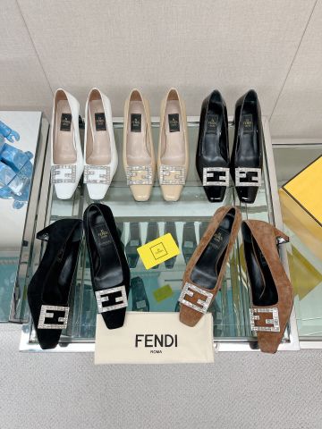 Giày cao gót FENDI* cao 6,5cm da lộn và da bóng logo nạm đá đẹp sang SIÊU CẤP