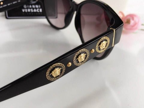 Versace quá chất sale 650k