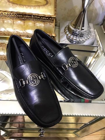 giày gucci da lỳ đẹp