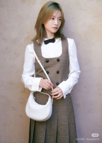 Set yếm nữ ce*line* kẻ Houndstooth & sơ mi phối nơ đen
