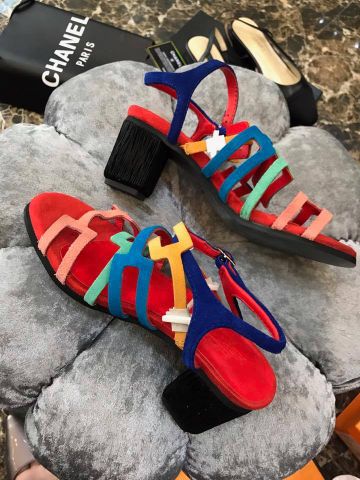 sandal hermes da bò lộn phối màu hot trends 2017
